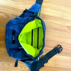 timbuk2 crossbody bag